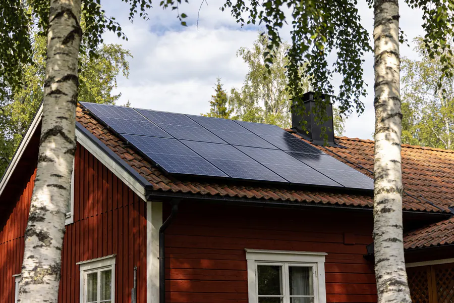 Aurinkosähkö ja -lämpö